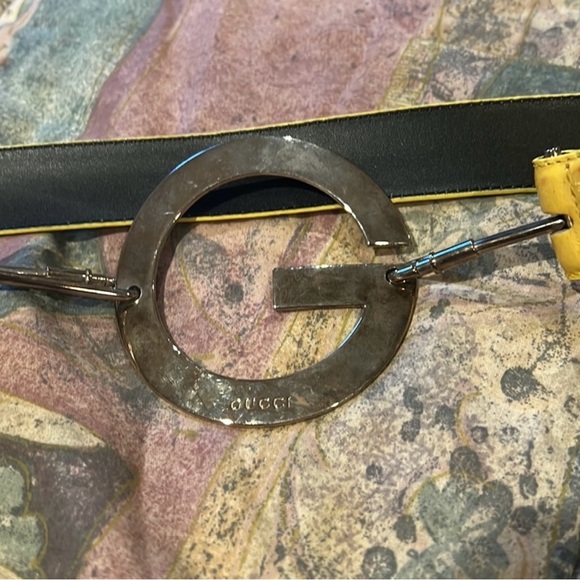 Gucci, vintage belt, yellow strap, and there is a black scratch on it - Picture 3 of 8